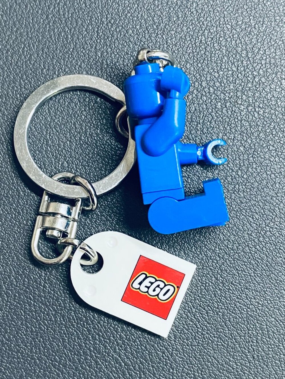 VIP Lego Classic Blue Minifig Keychain Retired (854090) VGUC